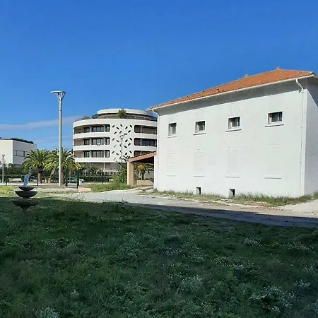 La Du Port Villa *